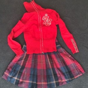 Cute plaid pleated skirt